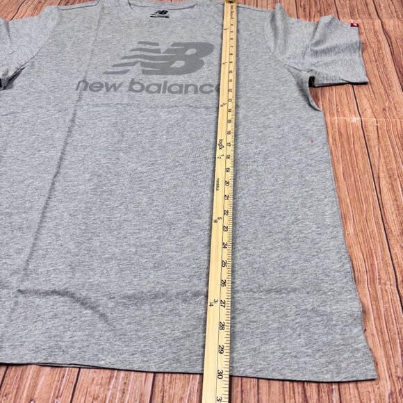 New Balance Gray Short Sleeve Athletic T-Shirt X-Large Lightweight Crewneck - Picture 6 of 9